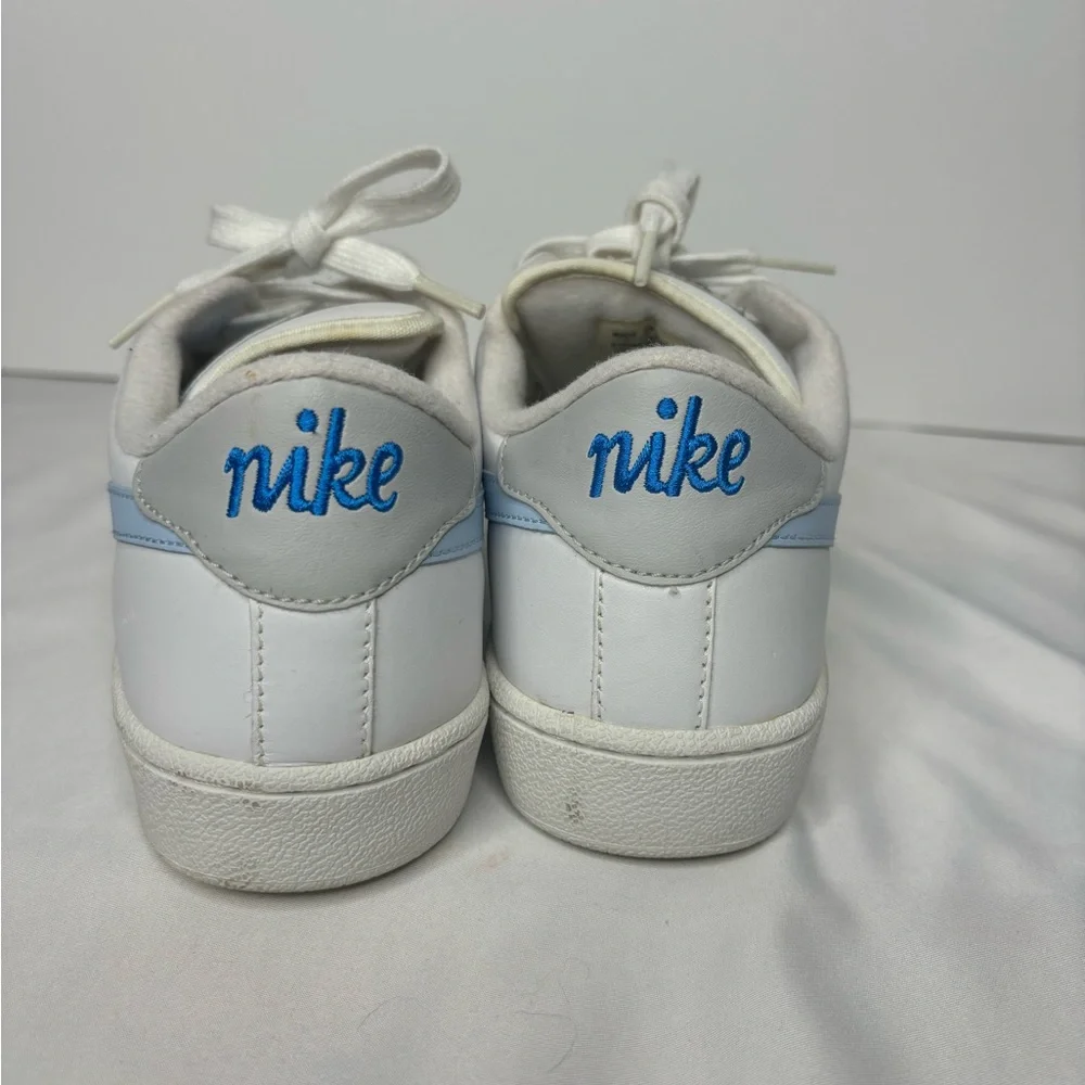 Y2Kwomen's Nike White and Blue Sneakers size‎ 8